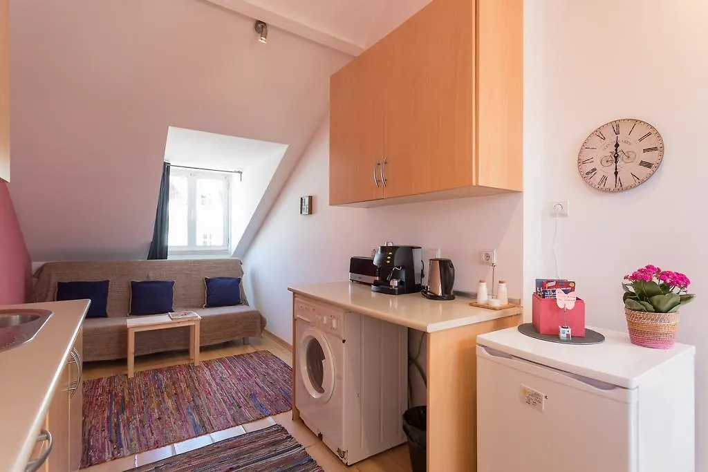Trendy Apartment In Bairro Alto Lisboa